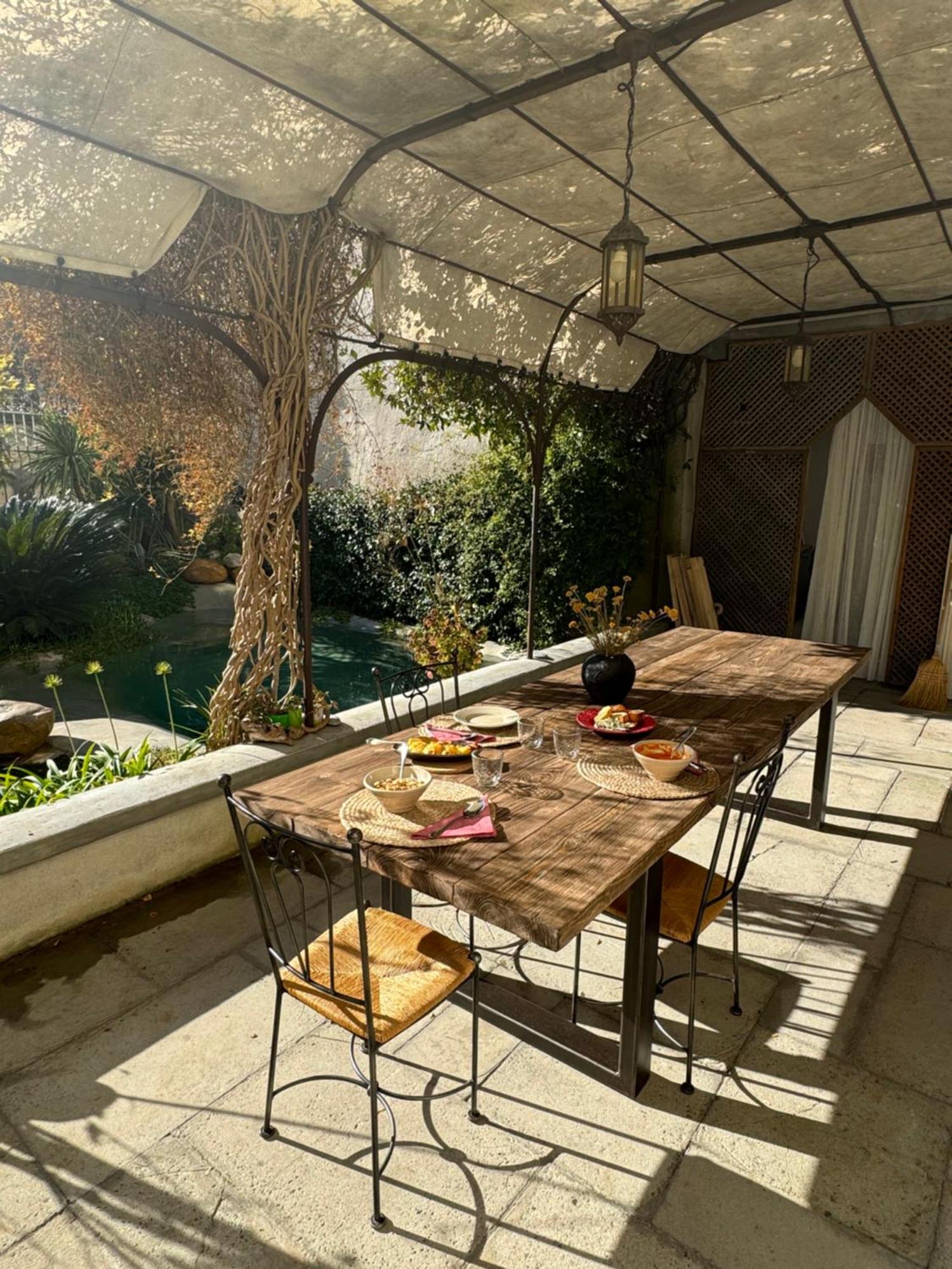 Le Patio Des Senteurs Bed & Breakfast Verzeille Exterior photo