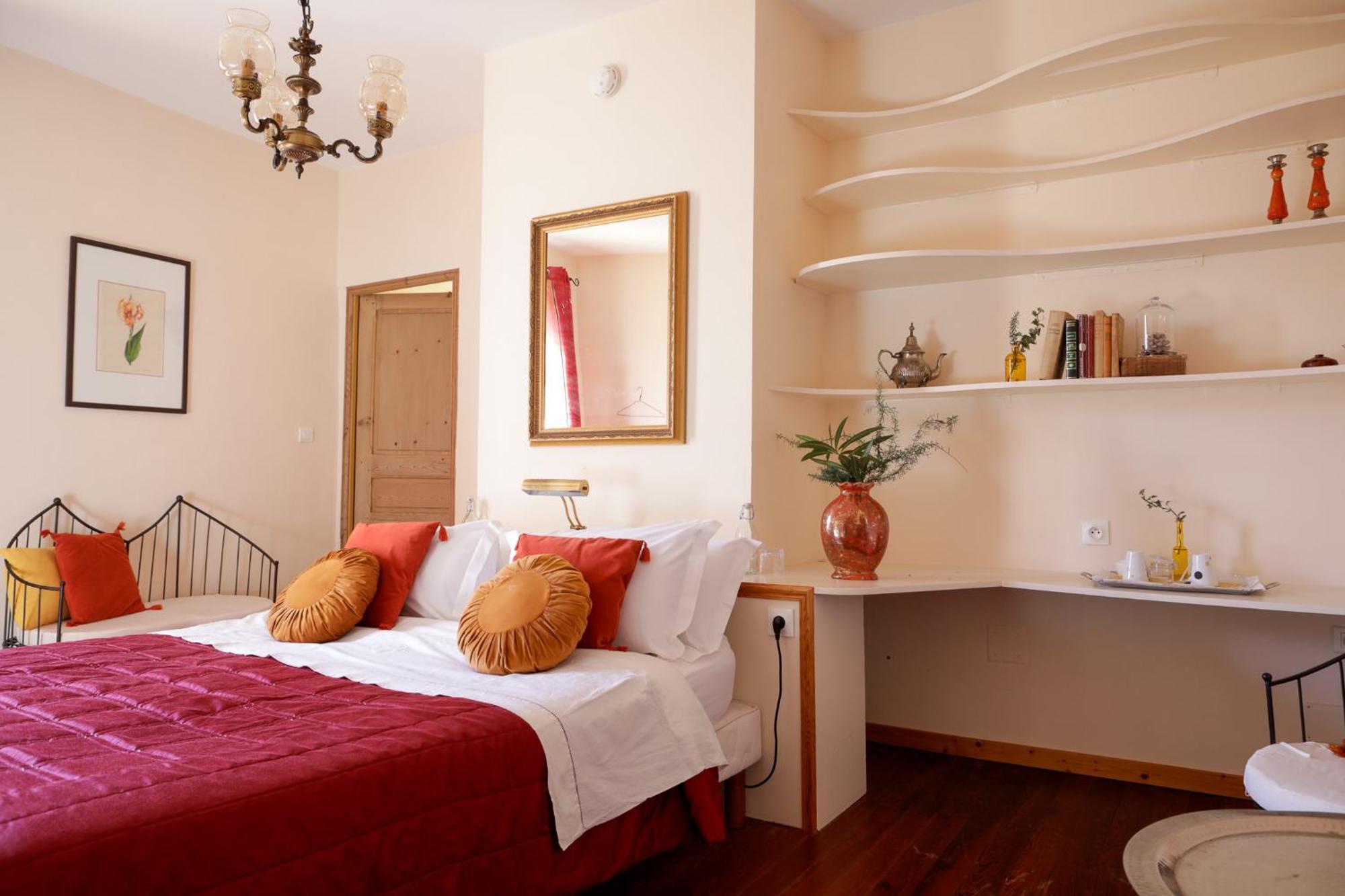Le Patio Des Senteurs Bed & Breakfast Verzeille Exterior photo