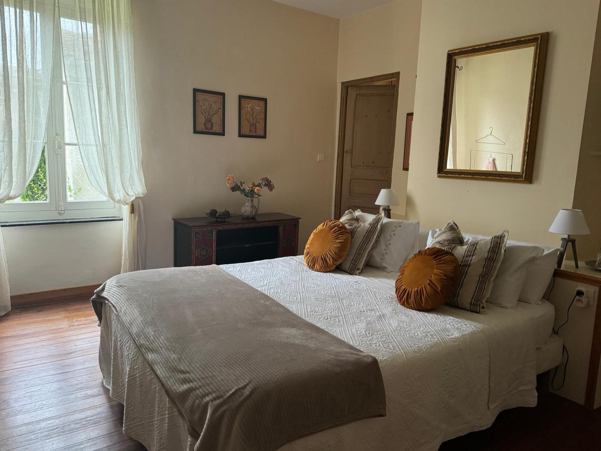 Le Patio Des Senteurs Bed & Breakfast Verzeille Exterior photo